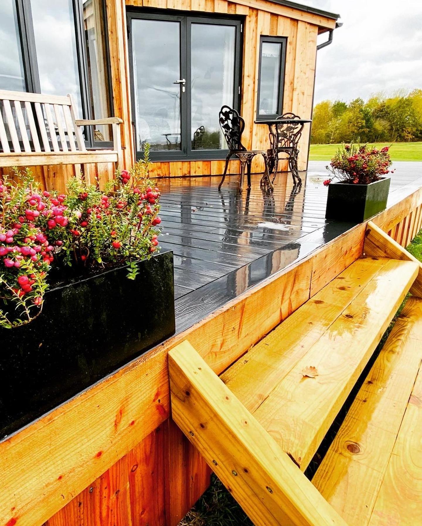 The Angel - Luxury Lakeside