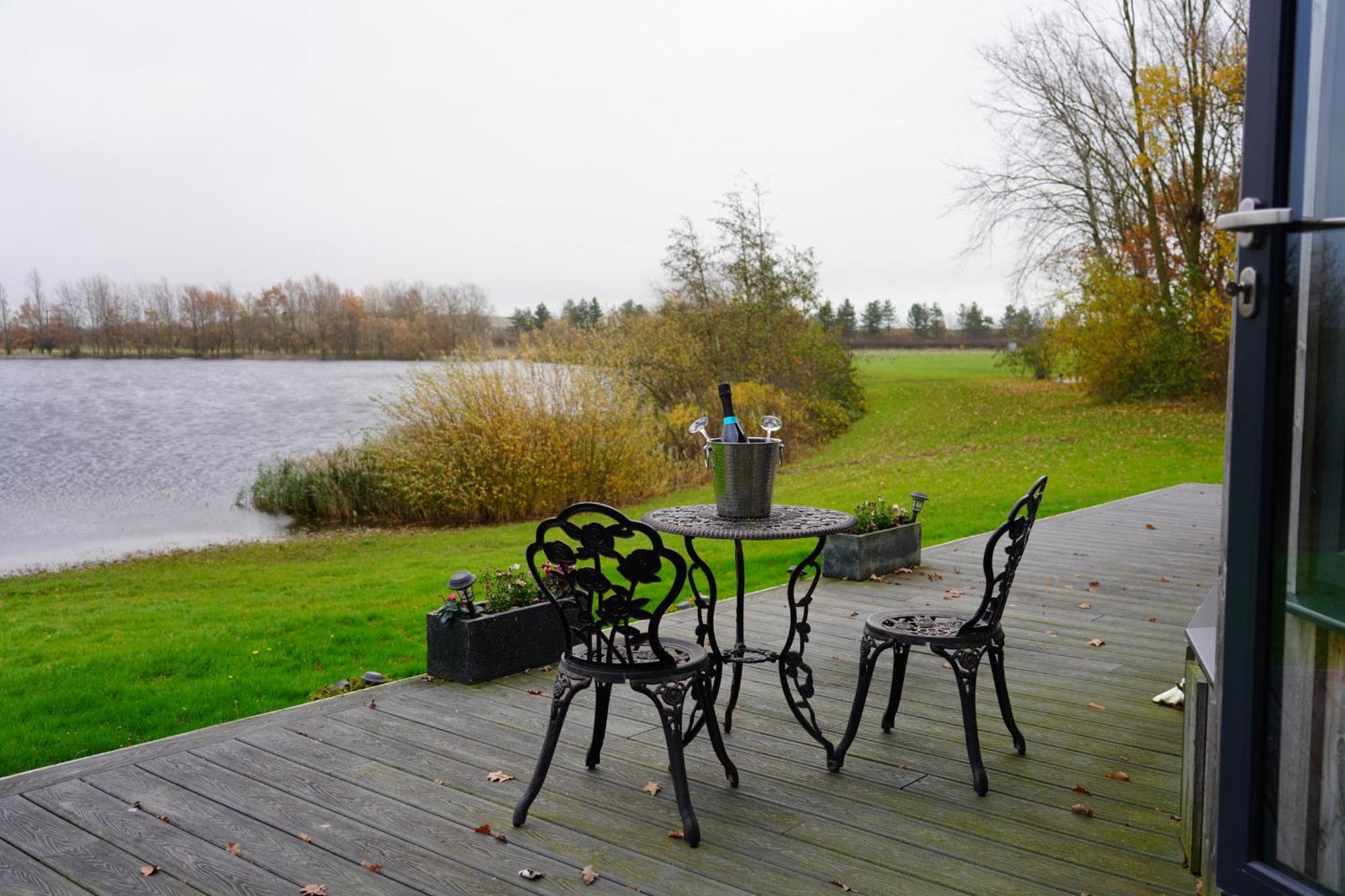 The Angel - Luxury Lakeside Apartment